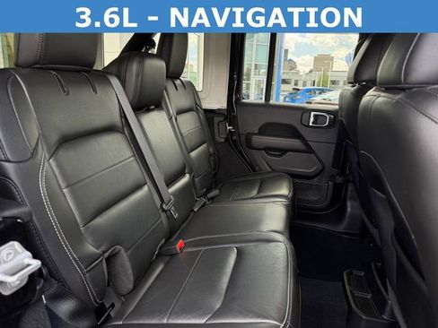 Used 2021 Jeep Wrangler Unlimited Sahara AWD/4WD image 10