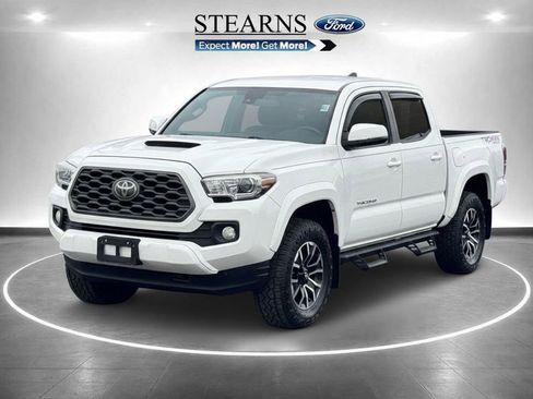 Used 2020 Toyota Tacoma TRD Sport AWD/4WD image 2