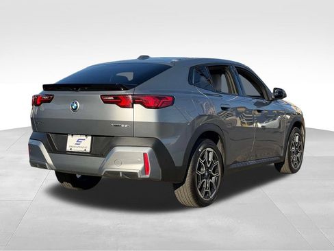 Used 2026 BMW X2 xDrive28i AWD/4WD image 9