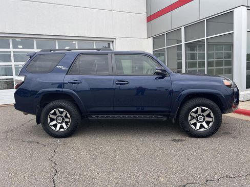 Used 2020 Toyota 4Runner TRD Off-Road Premium AWD/4WD image 35