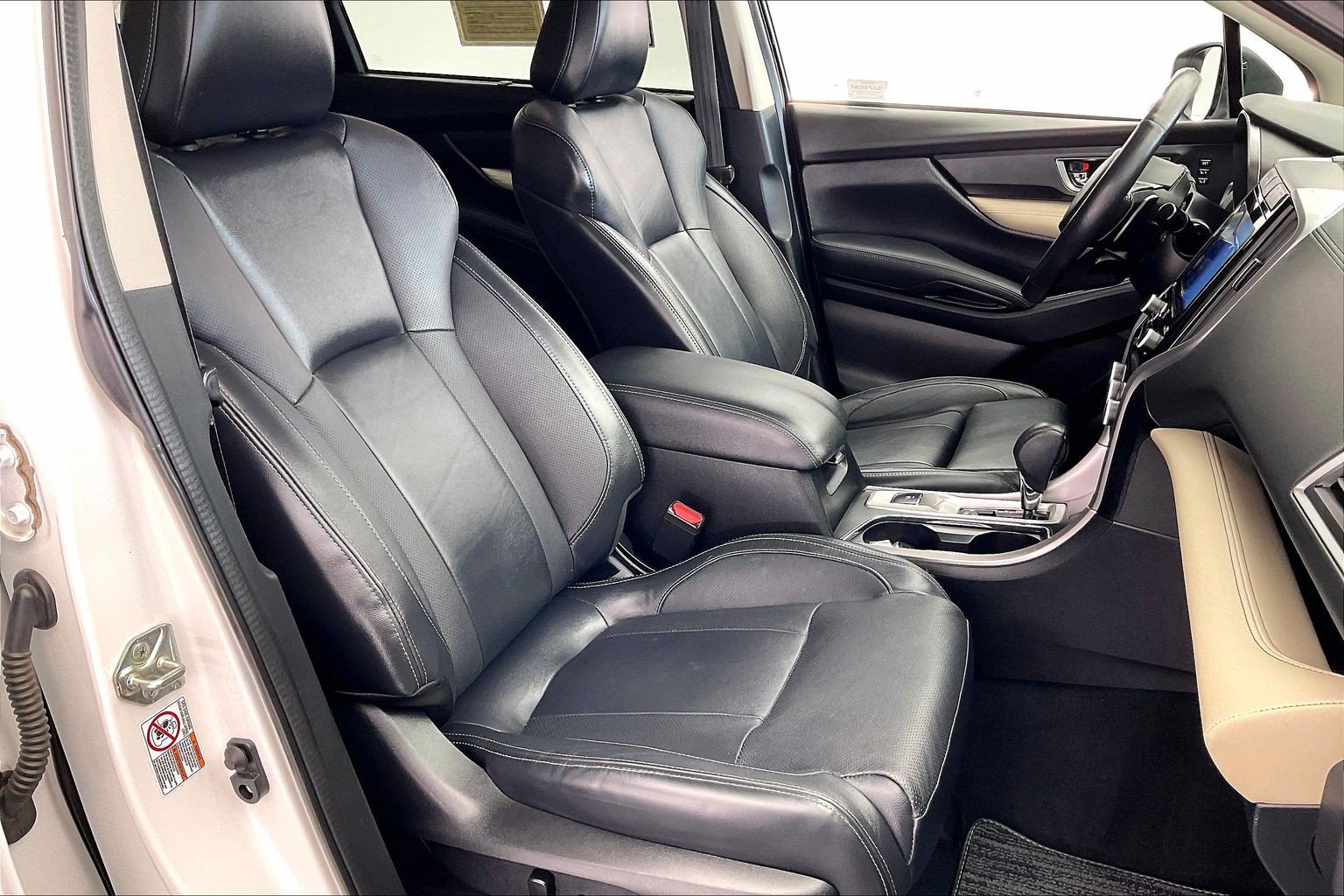Used 2020 Subaru Ascent Limited w/ Technology Package AWD/4WD image 6