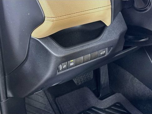 Certified 2022 Toyota RAV4 XLE w/ Convenience Package AWD/4WD image 7