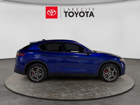 Used 2023 Alfa Romeo Stelvio Sprint RWD image 11