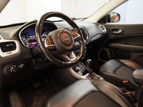 Used 2020 Jeep Compass Latitude w/ Cold Weather Group AWD/4WD image 6