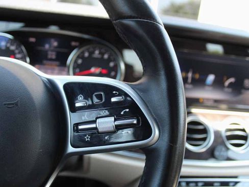 Used 2019 Mercedes-Benz E 300 image 18