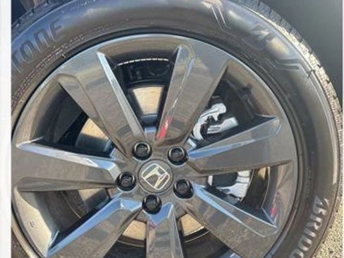 Used 2026 Honda Pilot Sport image 6