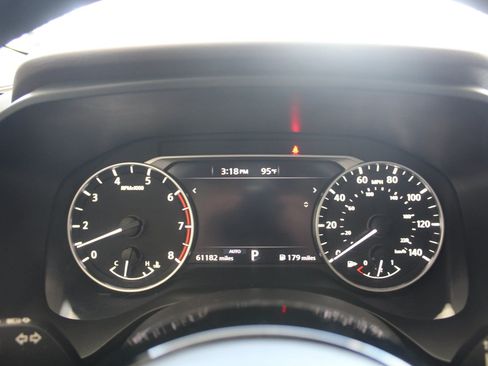 Used 2023 Nissan Rogue SV AWD/4WD image 9