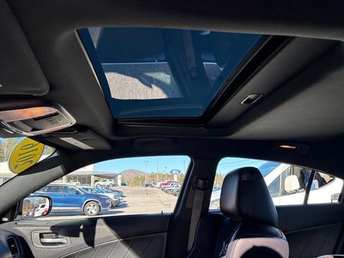 Used 2016 Dodge Charger R/T Scat Pack w/ Driver Confidence Group image 12