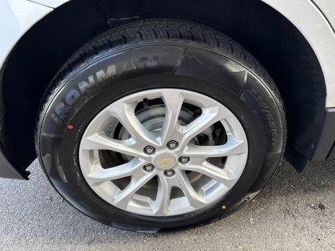 Used 2020 Chevrolet Equinox LT AWD/4WD image 13