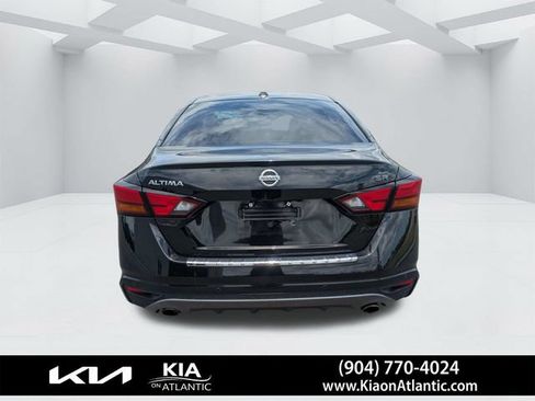 Used 2021 Nissan Altima 2.5 SR w/ SR Premium Package FWD image 4