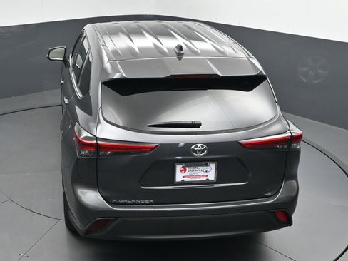 Certified 2022 Toyota Highlander LE image 37