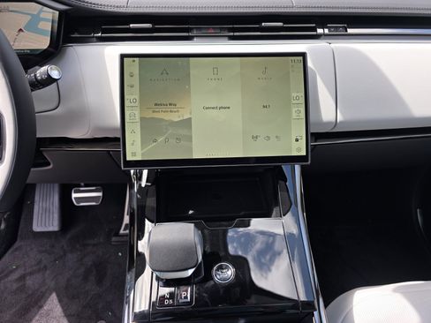 New 2026 Land Rover Range Rover Sport Dynamic SE AWD/4WD image 17