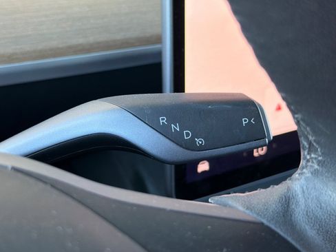 Used 2023 Tesla Model Y Long Range AWD/4WD image 22