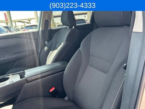 Used 2024 Nissan Rogue S FWD image 33