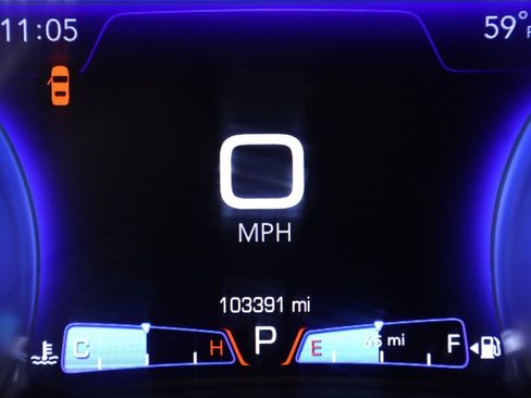 Used 2016 Chrysler 300 C RWD image 14