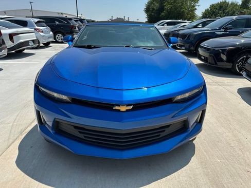 Used 2018 Chevrolet Camaro LT RWD image 17