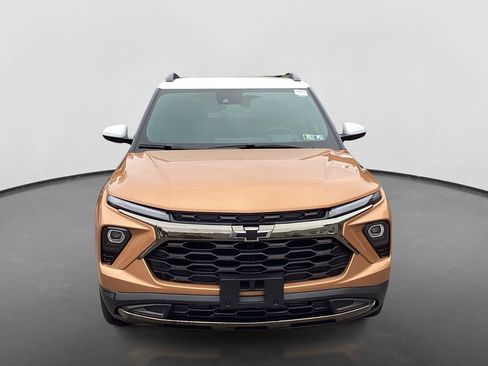 Used 2024 Chevrolet TrailBlazer ACTIV w/ Driver Confidence Package AWD/4WD image 2