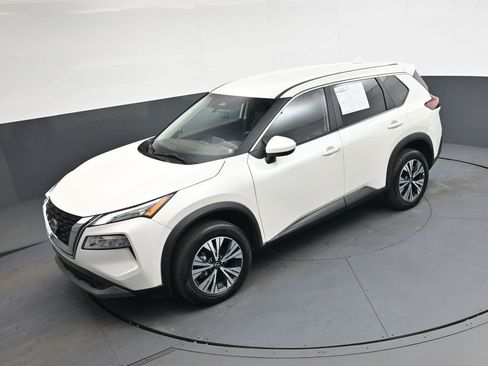 Used 2023 Nissan Rogue SV image 32