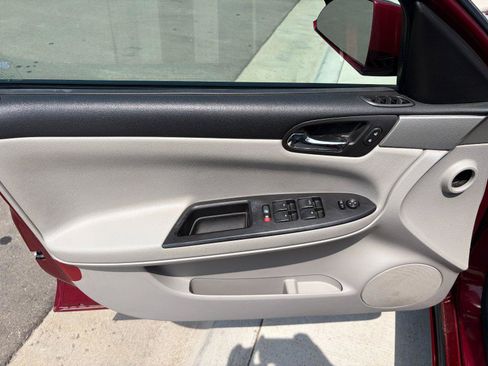 Used 2008 Chevrolet Impala LT w/ Luxury Edition Package FWD image 9