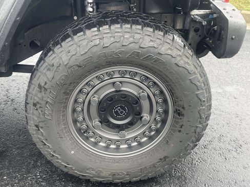 Used 2018 Jeep Wrangler Unlimited Rubicon AWD/4WD image 3