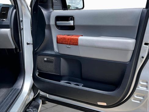 Used 2020 Toyota Sequoia Platinum RWD image 23