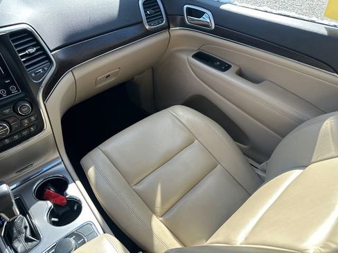 Used 2018 Jeep Grand Cherokee Limited image 26
