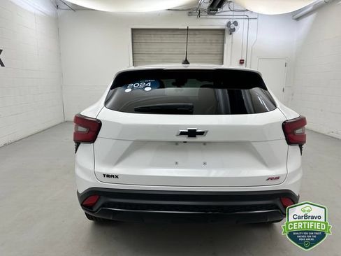 Certified 2024 Chevrolet Trax RS w/ Driver Confidence Package FWD image 8