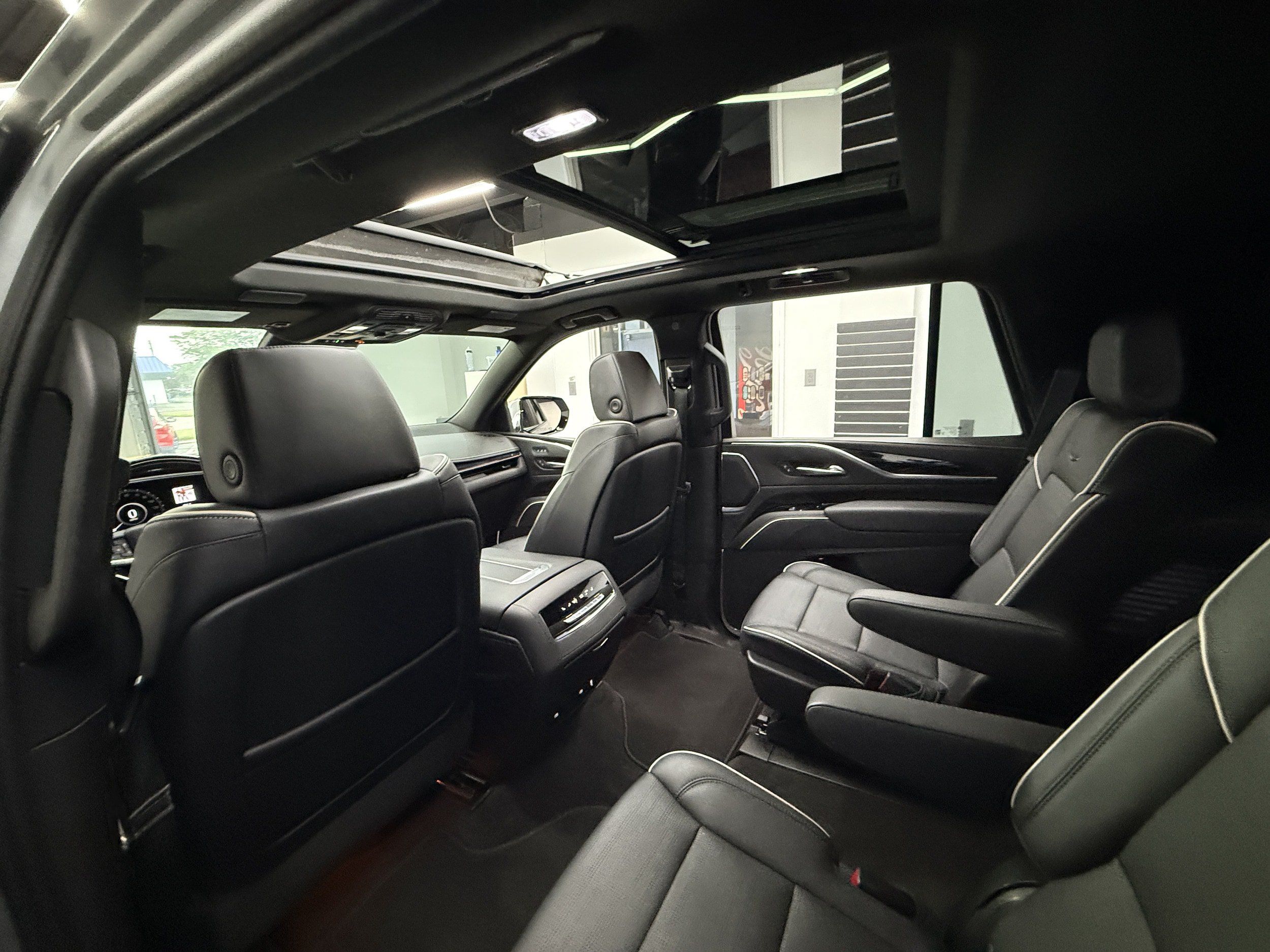 Used 2023 Cadillac Escalade Sport w/ Touring Package AWD/4WD image 28