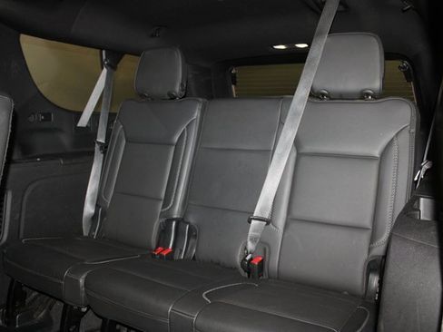 Used 2022 GMC Yukon XL Denali w/ Denali Premium Package image 12