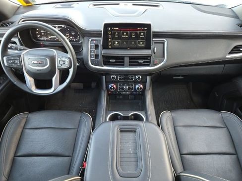 Used 2023 GMC Yukon SLT w/ SLT Premium Package image 12