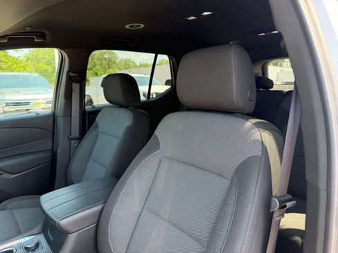 Used 2023 Chevrolet Traverse LT AWD/4WD image 5