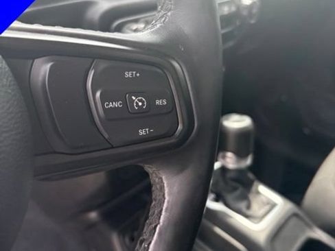 Used 2022 Jeep Gladiator Sport AWD/4WD image 15