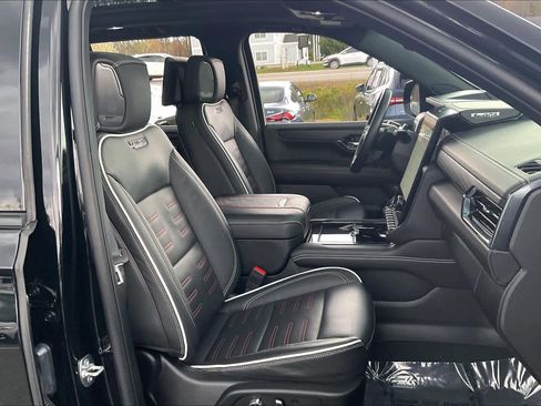 Used 2025 GMC Yukon AT4 Ultimate w/ LPO, Floor Liner Package AWD/4WD image 8