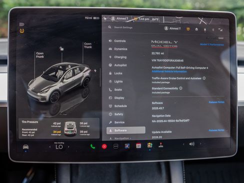 Used 2024 Tesla Model Y Performance AWD/4WD image 19