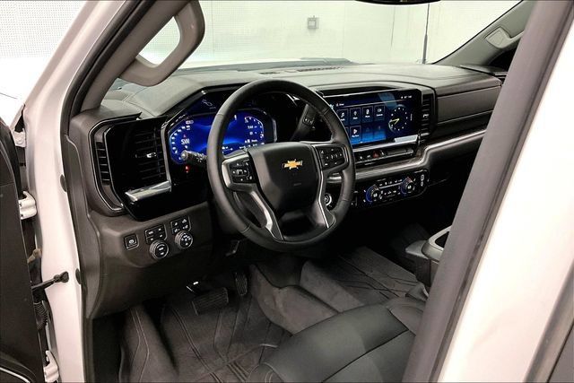 Used 2024 Chevrolet Silverado 2500 LTZ AWD/4WD image 16