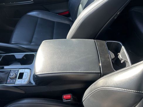 Used 2022 Kia Telluride S image 40