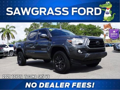 Used 2021 Toyota Tacoma SR5 RWD image 1