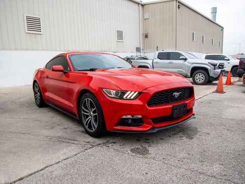 Used 2016 Ford Mustang Premium image 6
