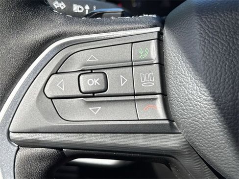 New 2025 Jeep Grand Cherokee L Altitude image 24