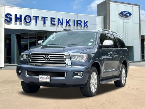 Used 2021 Toyota Sequoia Platinum RWD image 3