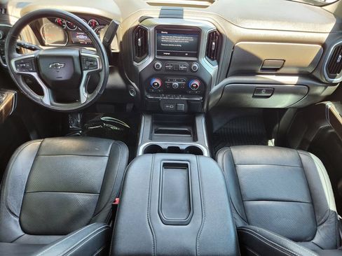 Used 2021 Chevrolet Silverado 1500 LT Trail Boss w/ LPO, Dark Essentials Package AWD/4WD image 17