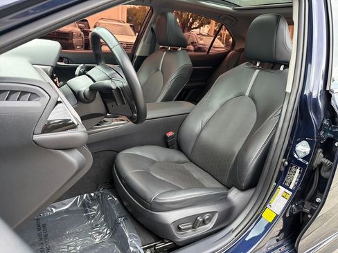 Used 2022 Toyota Camry XSE image 32