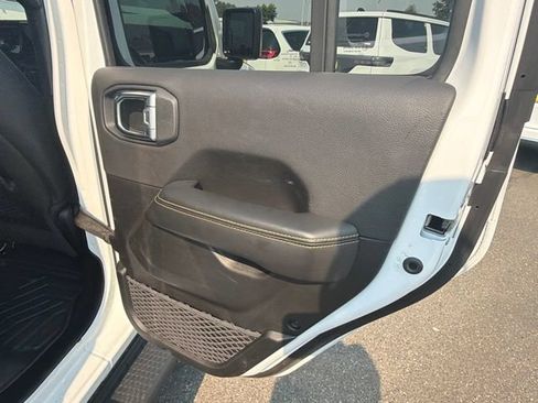 Used 2024 Jeep Wrangler Unlimited Sahara w/ Technology Group AWD/4WD image 11