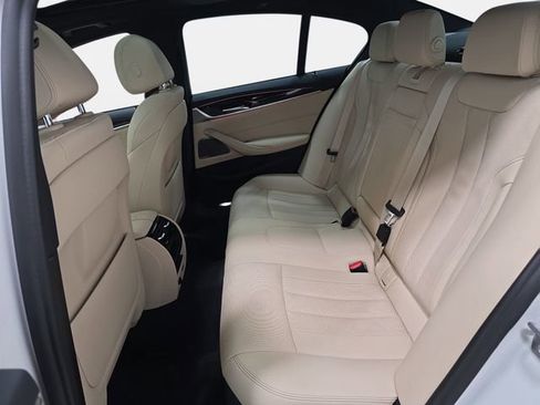 Certified 2022 BMW 540i xDrive w/ M Sport Package image 11