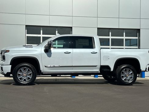 New 2026 Chevrolet Silverado 2500 High Country w/ High Country Premium Package AWD/4WD image 7