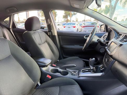 Used 2019 Nissan Sentra SR w/ Exterior Package image 19