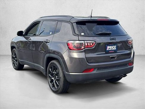 Used 2022 Jeep Compass Latitude w/ Convenience Group FWD image 8