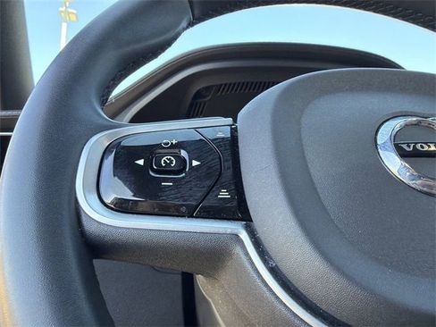 Used 2023 Volvo XC60 B5 Ultimate w/ Climate Package image 23