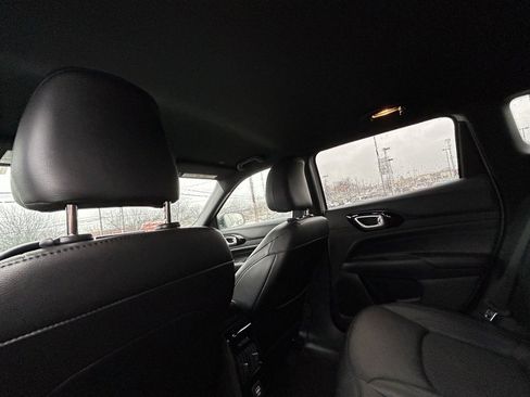 Used 2025 Jeep Compass Latitude w/ Altitude Special Edition image 27