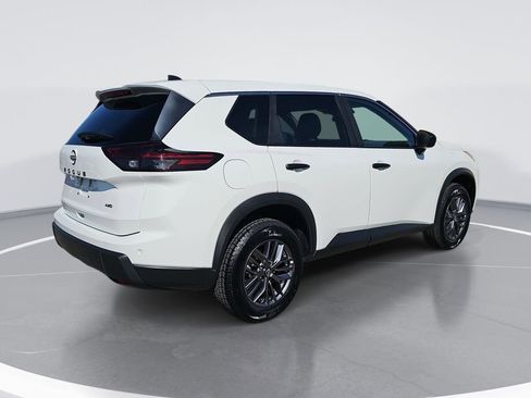 Used 2024 Nissan Rogue S AWD/4WD image 3